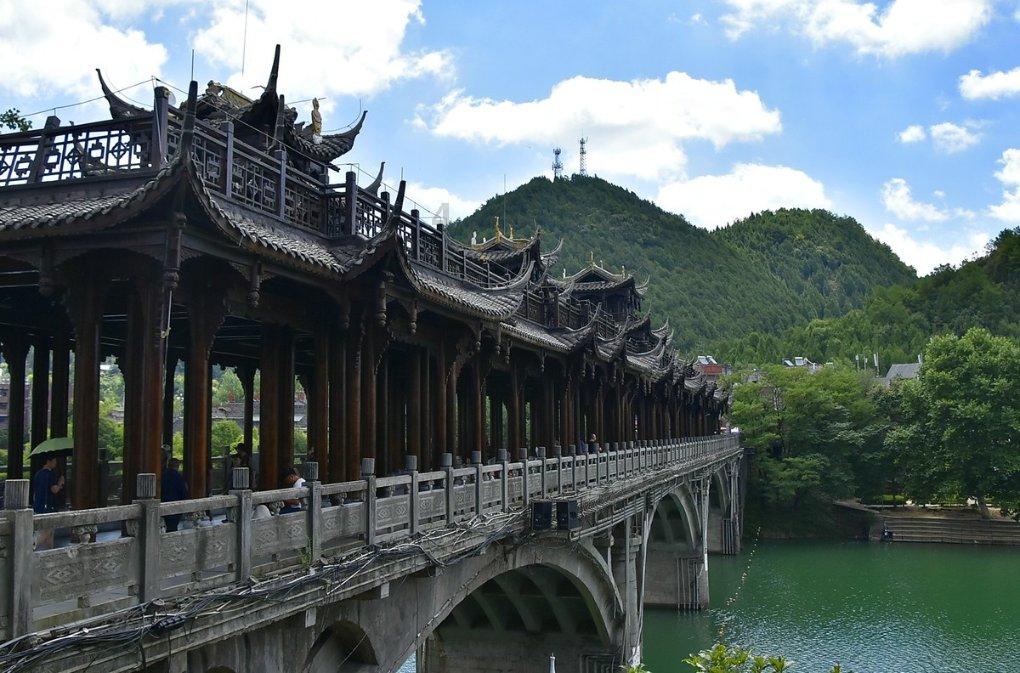 福建省委书记、省长专程赴东部战区,与司令员、政委座谈